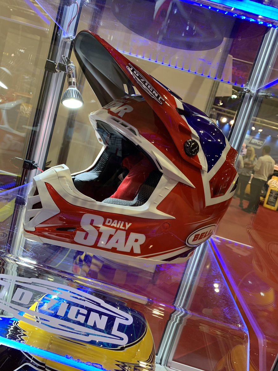 Thorpy74's tweet photo. The last day @Autosport_Show with D-zign custom helmets, great to see @GBSpeedwayTeam here! #dzign #speedway https://t.co/RiQfRm9CuU