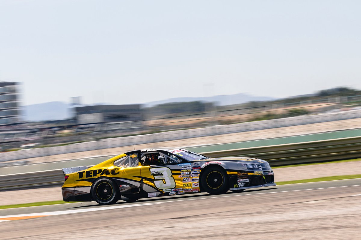 Twice a day, your gorgeous #EuroNASCAR shots 🤩 😎

📸  Stephane Azemard | <a href="/FredGabillon/">Frédéric Gabillon</a> | <a href="/RDVCompetition/">Rdv Compétition</a> | <a href="/CircuitValencia/">Circuit Ricardo Tormo</a>   

#NASCAR #EuroNASCAR #PureRacing #NWES