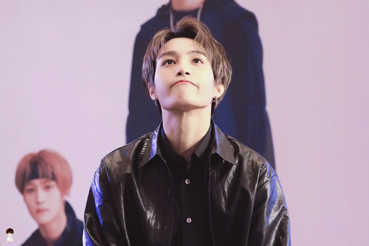 200112 FANSIGN IN CHENGDU

🐼🐼

#YANGYANG #扬扬 #WeiShenV #WayV #威神V