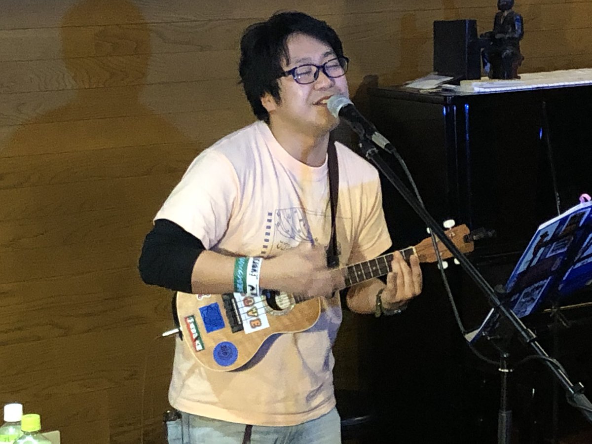 k_Tatsumi412's tweet photo. #Taaagi さんのステージ!
ウクレレで南国気分を味わえる素敵な曲!
辰海は夏を先取り〜🌻
#辰海新年会ナイト
#つくば市居酒屋
#海鮮や辰海 https://t.co/dsPg0YO3Fx