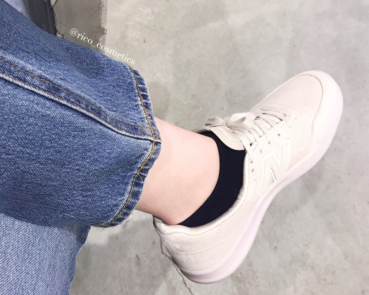 りこ ベージュスニーカー 薄色デニム Beauty Youthで買ったスニーカー ネイビーの靴下が正解だったのかはちょっと微妙なところだけど ベーシック色ばかりの組み合わせで落ち着く カジュアルスタイルには どこかにクラシックな要素を取り入れて りこ ベージュスニーカー 薄色デニム Beauty Youthで買ったスニーカー ネイビーの靴下が正解だったのかはちょっと微妙なところだけど ベーシック色ばかりの組み合わせで落ち着く カジュアルスタイルには どこかにクラシックな要素を取り入れて