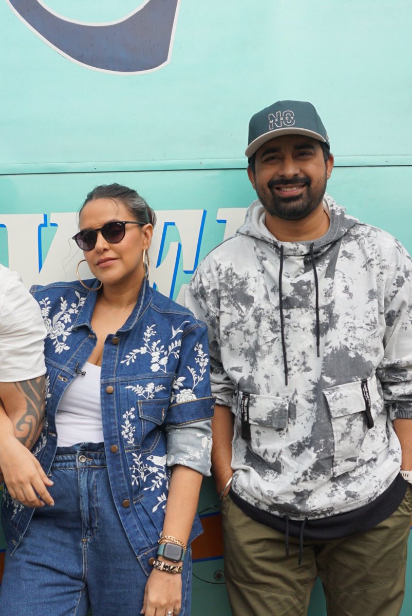 NehaDhupia's tweet photo. Never a dull moment with these boys around ... #roadiesrevolution ... next stop 🛑... #pune ... see you there on 14 th n 15 th of January ! 🚀 @MTVIndia @MTVRoadies https://t.co/3PdLxe8vsx