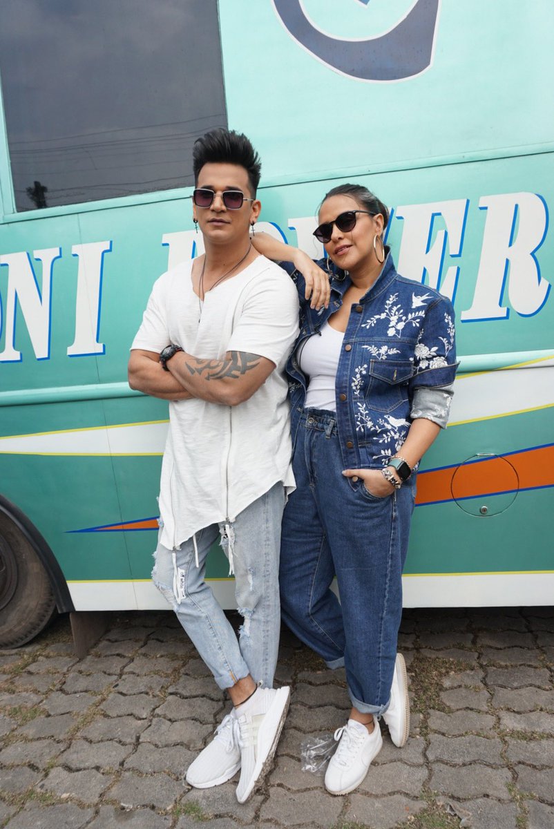 NehaDhupia's tweet photo. Never a dull moment with these boys around ... #roadiesrevolution ... next stop 🛑... #pune ... see you there on 14 th n 15 th of January ! 🚀 @MTVIndia @MTVRoadies https://t.co/3PdLxe8vsx