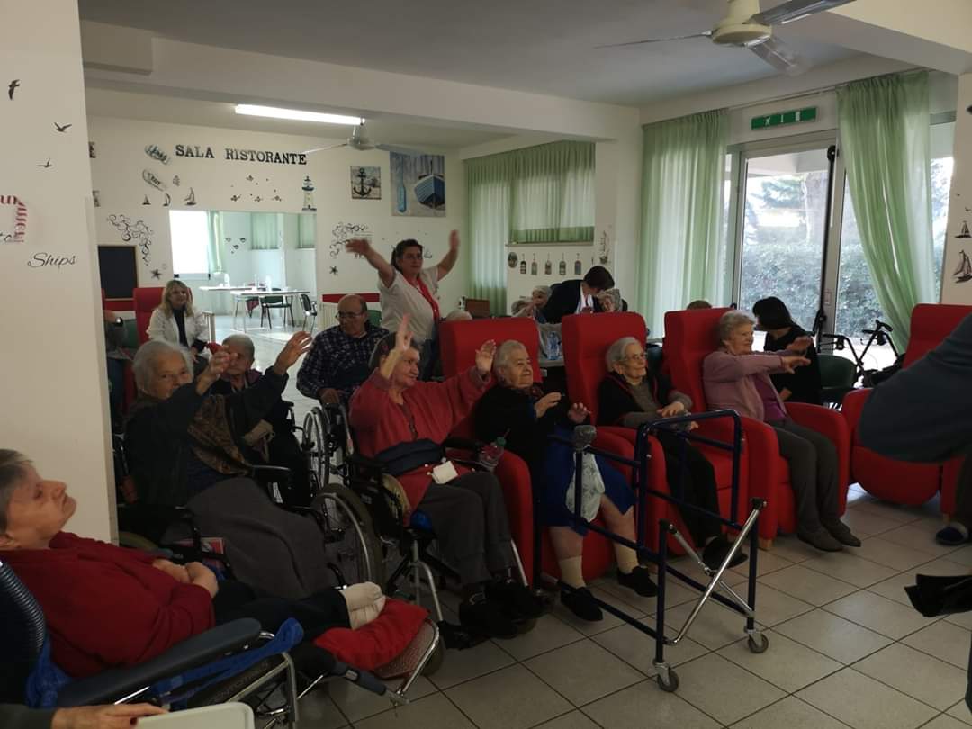 ProLMombaroccio's tweet photo. 📍 Una bella mattinata all'insegna del #sociale quella di sabato 11 gennaio 2020! 

🎁 In collaborazione con l'Amministrazione Comunale di Mombaroccio e la Guardia di Finanza siamo stati presso la Residenza Protetta "Beato Sante" di #Mombaroccio per condividere un momento https://t.co/ex5U4Ye95C
