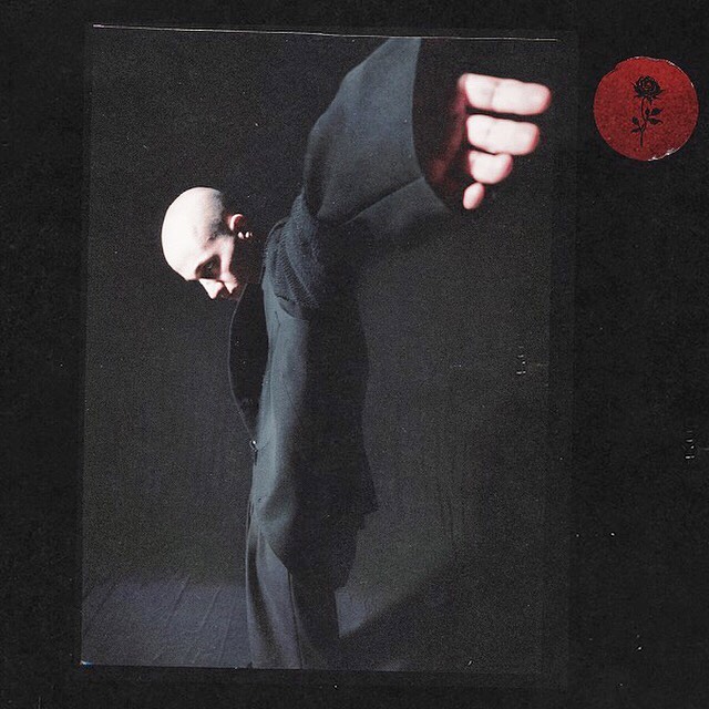 🌹🌹🌹 

Listen to new single ‘Tear’ now. ‘Killed By Roses’ out 24 Jan on @halcyonveil.

Listen: lnkfi.re/NAKED-TEAR