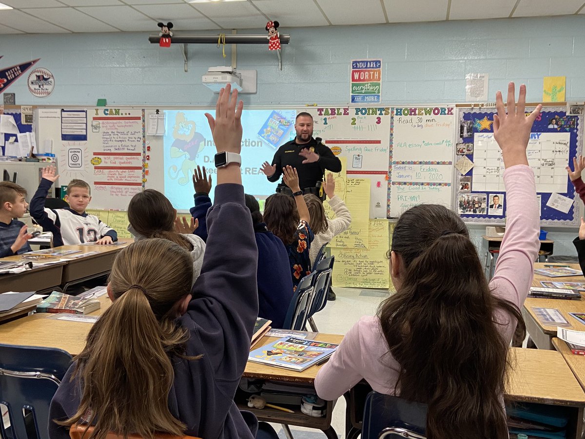 Amancini210's tweet photo. Great start to DARE with Officer Mauriello! @WolcottPD @AlcottAllStars https://t.co/hZKkjSk1Ok