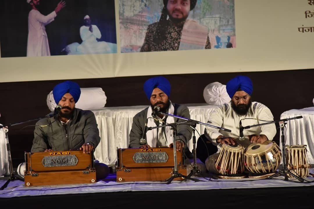 JKK_Jaipur's tweet photo. To commemorate the 550th birth anniversary of Guru Nanak Dev, a two-day programme ‘Harsimran’ has been organized at JKK.
.
.
#JKK #JawaharKalaKendra #music #punjabidance #punjabimusic #folkdance #bhangra #sufisinging #lohri #folkmusic #jaipur #eventsinjaipur #Punjab https://t.co/x5nmSOAH2a