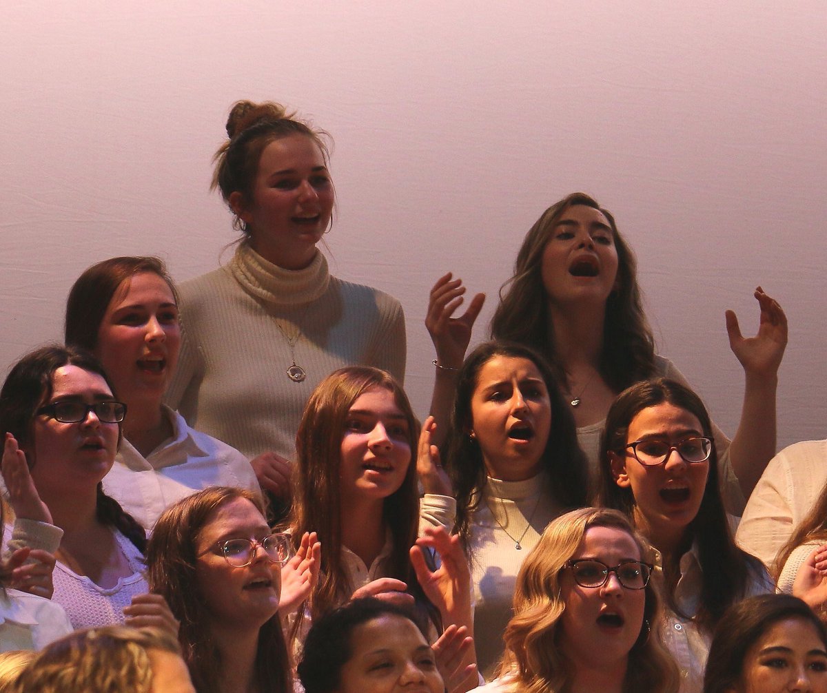 momsharonb's tweet photo. @PemSch_news @Pembroke_Titans Some magic happened at #SEMMEA Senior District Music Festival yesterday. #TitanPride https://t.co/LI9UI54AGc