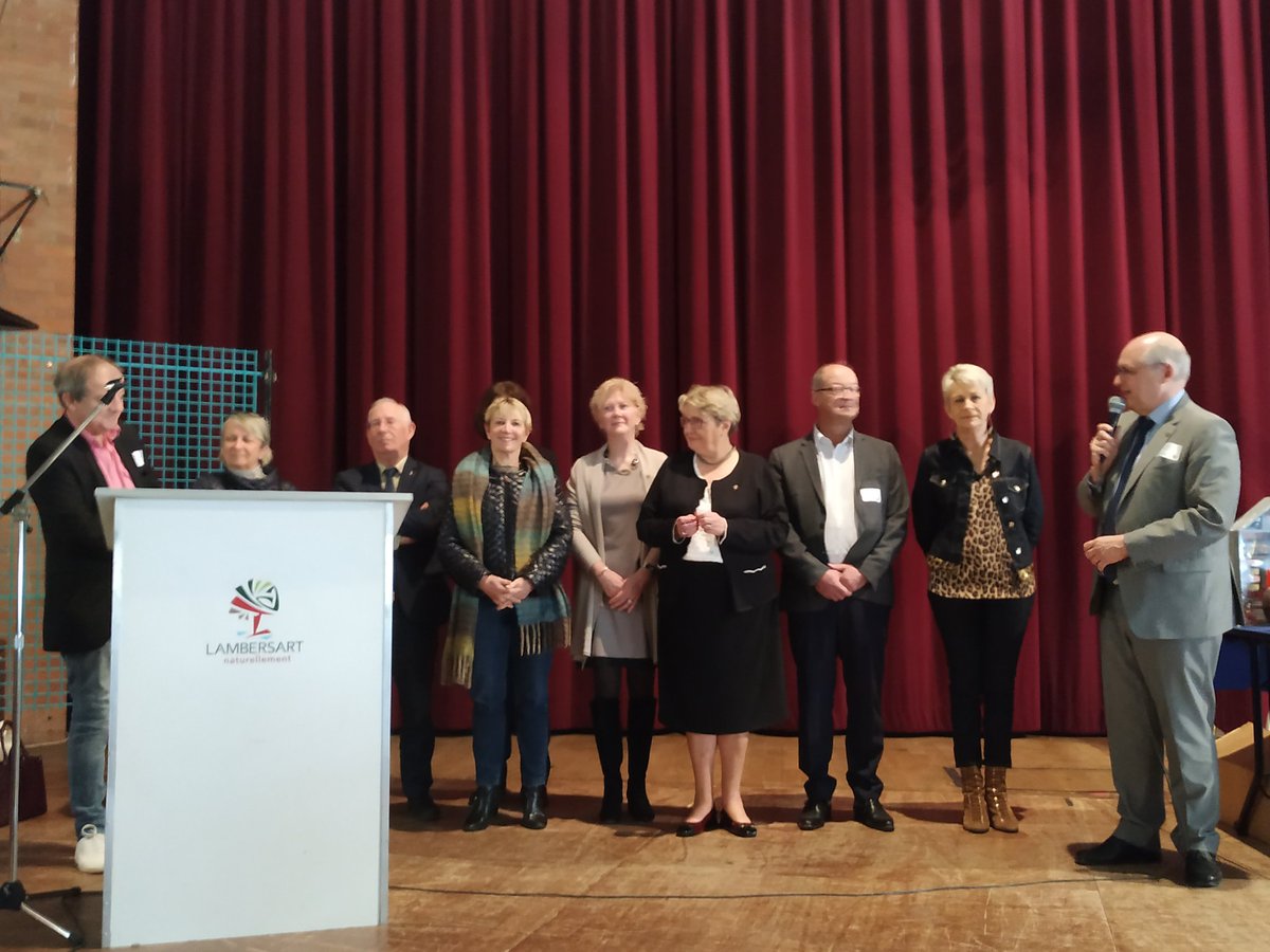 Une première à #lambersart avec le 1er salon du livre organisé par le Lion's Club
Avec <a href="/LTPassionnement/">LambersartPassion</a> nous avons pu apprécier la qualité des œuvres proposées le tout au profit de la recherche contre le cancer mais aussi quelques écrivains Lambersartois dont la ville est fière.
