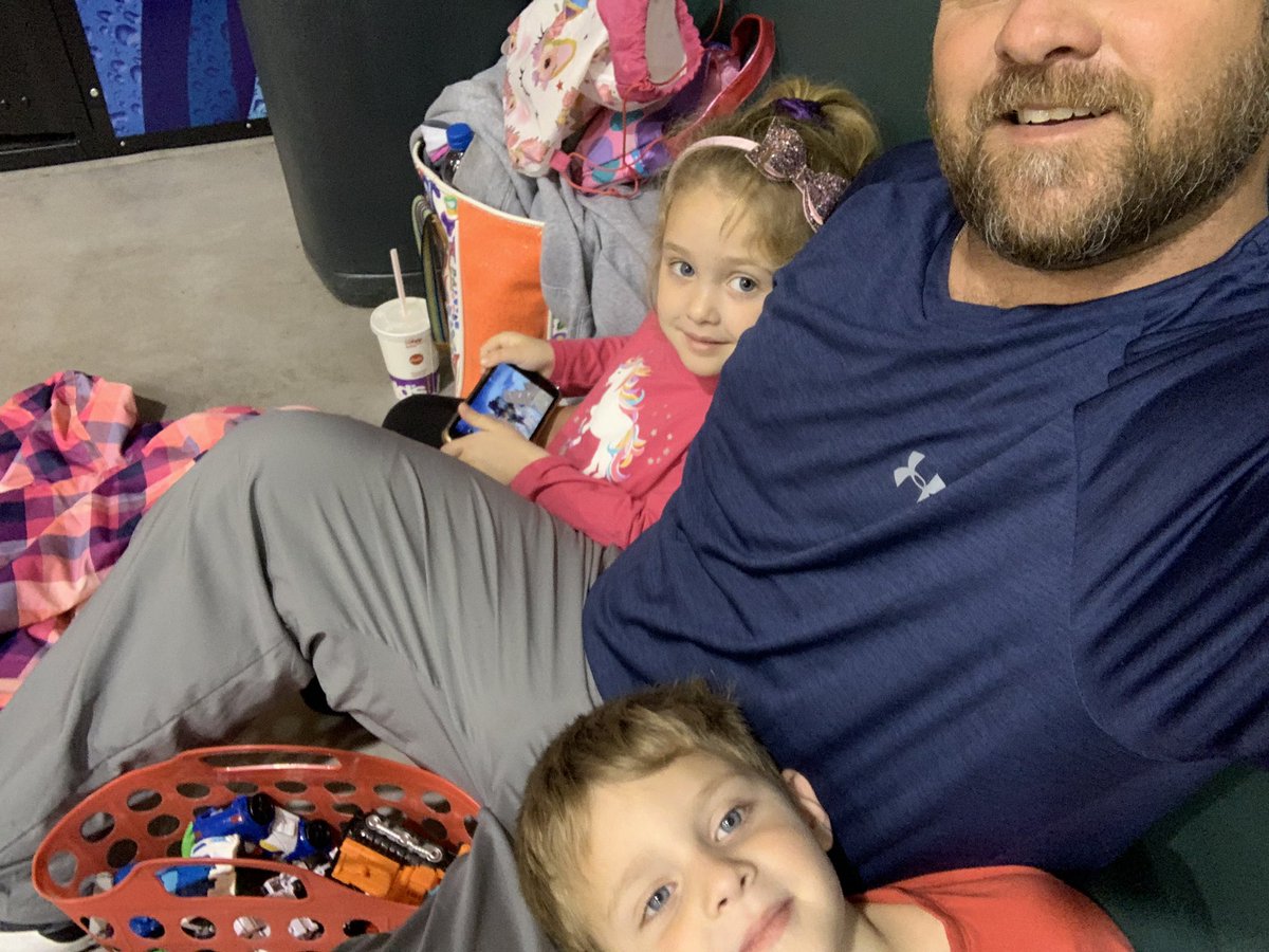 Jkmoody44's tweet photo. #MoodyTwins #FirstTimeClubπDad #ThisGonnaBALongDay https://t.co/9otf5tTu6A