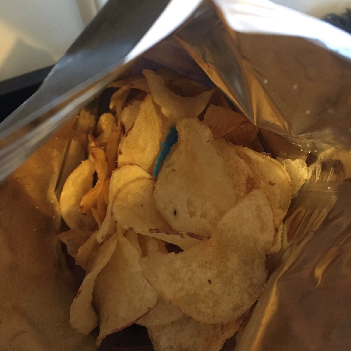 GemMcQueen's tweet photo. Hi @LidlGB.
Look what I found when I opened this bag of crisps. Can you tell me what is it? 😳😳 https://t.co/yyABbYjUat