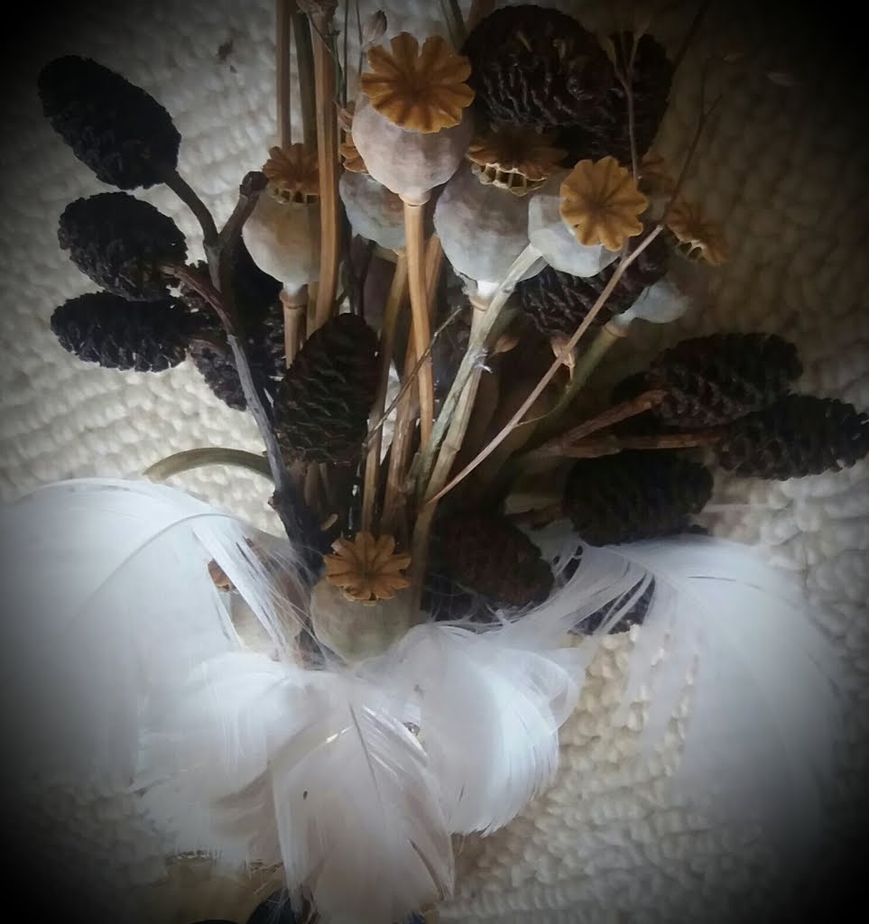 I forage on nature walks and do nature crafting as resistance :-) "I do not want art for a few; any more than education for a few; or freedom for a few." #WilliamMorris #CraftUprising @heritage_crafts @Craftivists