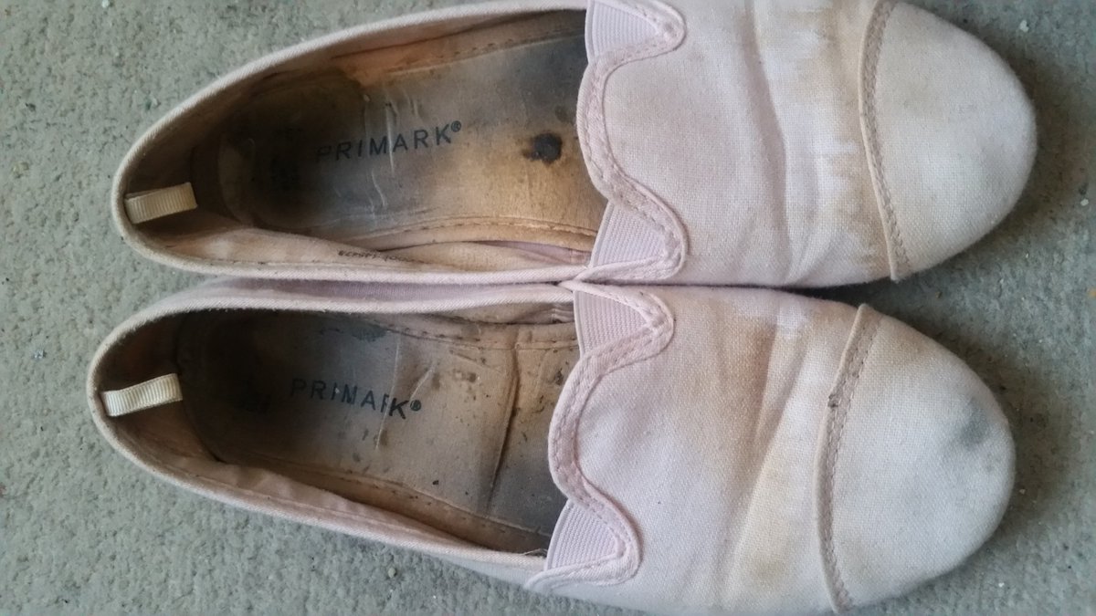 lmyfeet's tweet photo. Was thinking of putting these on ebay but thought I'd try here first DM me and #makemeanoffer
#smellyshoes #smellyfeet #stinkyshoes #shoesforsale #feetfetish #dirtyshoes #stinkyfeet #feetforsale #oldshoes #wornshoes #wellwornshoes #toeimprint #makeanoffer #smellyshoesforsale https://t.co/RuusBUDxU8