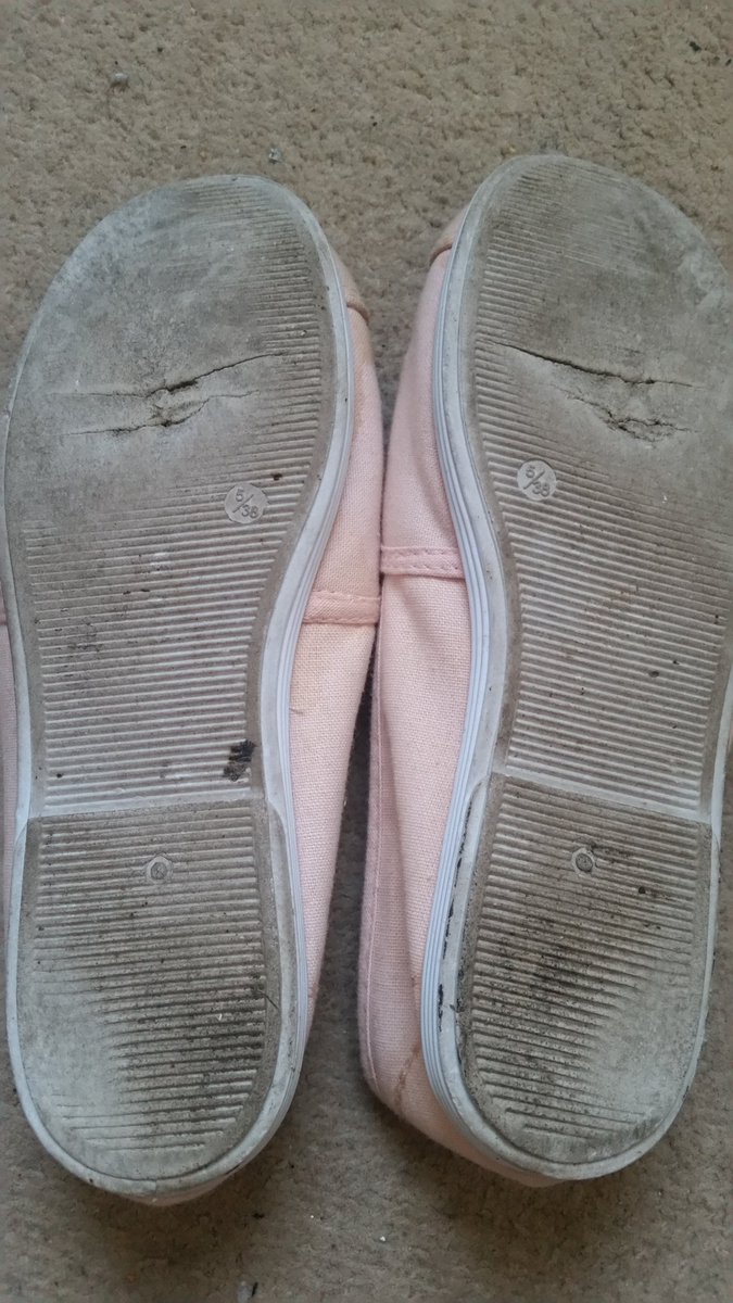 lmyfeet's tweet photo. Was thinking of putting these on ebay but thought I'd try here first DM me and #makemeanoffer
#smellyshoes #smellyfeet #stinkyshoes #shoesforsale #feetfetish #dirtyshoes #stinkyfeet #feetforsale #oldshoes #wornshoes #wellwornshoes #toeimprint #makeanoffer #smellyshoesforsale https://t.co/RuusBUDxU8