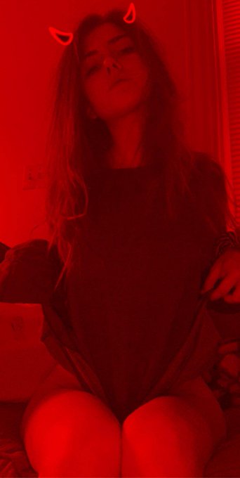 Instant Star - Layla Lovelyy's pics and videos Drop Full HD - Private Collection - EOF6qlaX0AE0tnt jpg:small visual 27