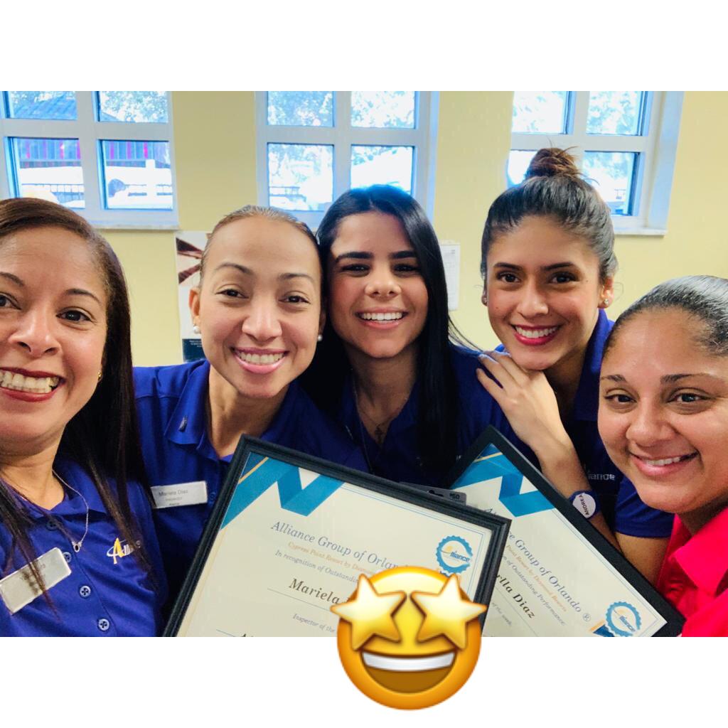 Winning team of the week with room inspection of 98% from Carlla and Mariela. Wornderfull job! #DiamondEliteStatus #diamondcareers #diamondresorts <a href="/DiamondCareers/">Timi Awodipe</a> #lifeatDiamond <a href="/diamondresorts/">Diamond</a> <a href="/ChocronChela/">Chela Chocron</a>