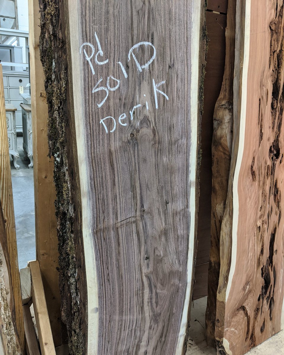 dvanwoodworking's tweet photo. Happy #slaburday Picked up a few choice live edge walnut boards. These look great and I can't wait to work with them! #liveedge #walnut #build #woodworking #Atlanta #AtlantaMaker https://t.co/u8dv72eOn0