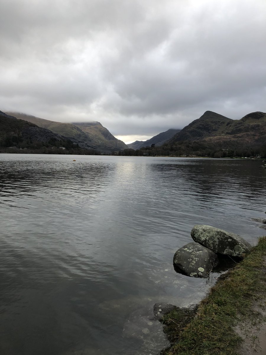Mathyyw's tweet photo. Dydd sul yn Llanberis. https://t.co/LHiPN3On26