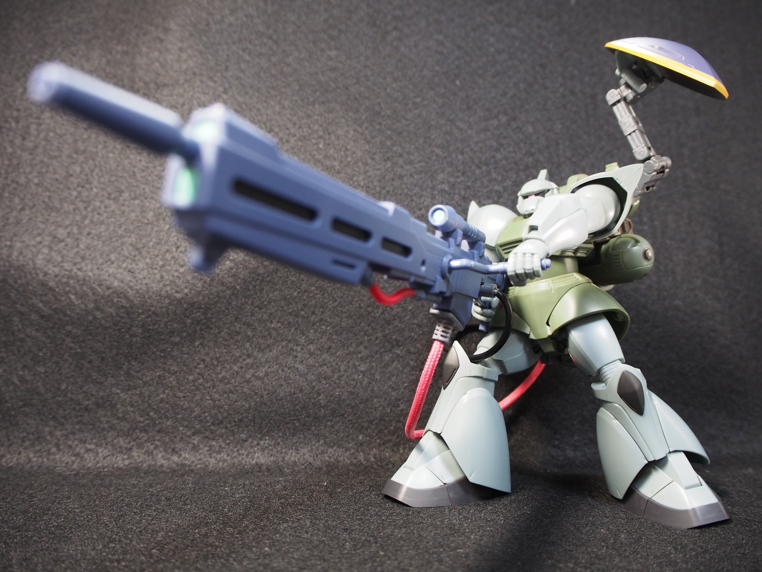 Katsushika3rdhanger Al Twitter Robot魂 ガトー専用ゲルググに付属の試作型ビーム ライフル F A S T Pack背負わせたけどそれだけじゃ説得力無いので 実戦運用可能的に盛り付け F A S T Packの下部コンフォーマルタンクには推進剤ではなくビーム ライフル用の冷却剤