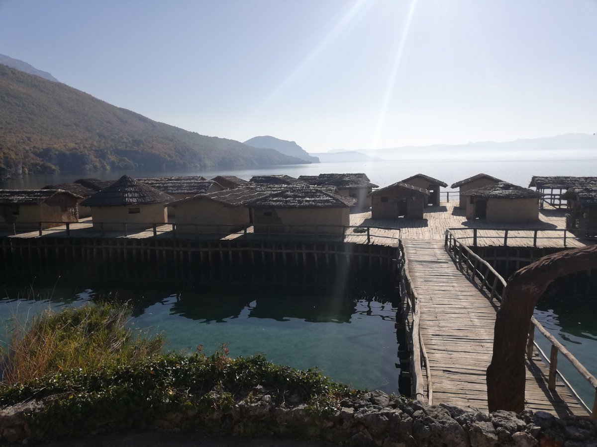 shopkarishte's tweet photo. @PicPublic @MagicalEurope @Havenlust @malemalefica @w0nderfulplace @ThePhotoHour Bay of Bones and reconstructed 3500 years old prehistoric settlement
#BayofBones #Ohrid #Lake
#Gradishte #Peshtani
#Macedonia https://t.co/meKAyRcnVn
