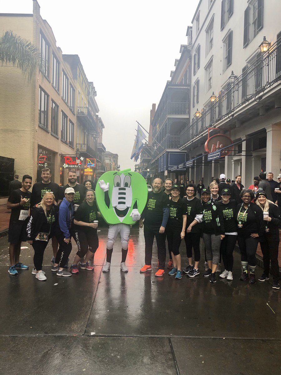 SpencerKiper's tweet photo. The @cfpextrayard #ExtraYard5K was a great way to start the morning here in New Orleans with our #NTOY19 family. Over 1,600 came out to support teachers and the foundation that put this incredible weekend together! #LASTOY19 #CFBPlayoff #CFBFoundation https://t.co/QgOcb9SaEf