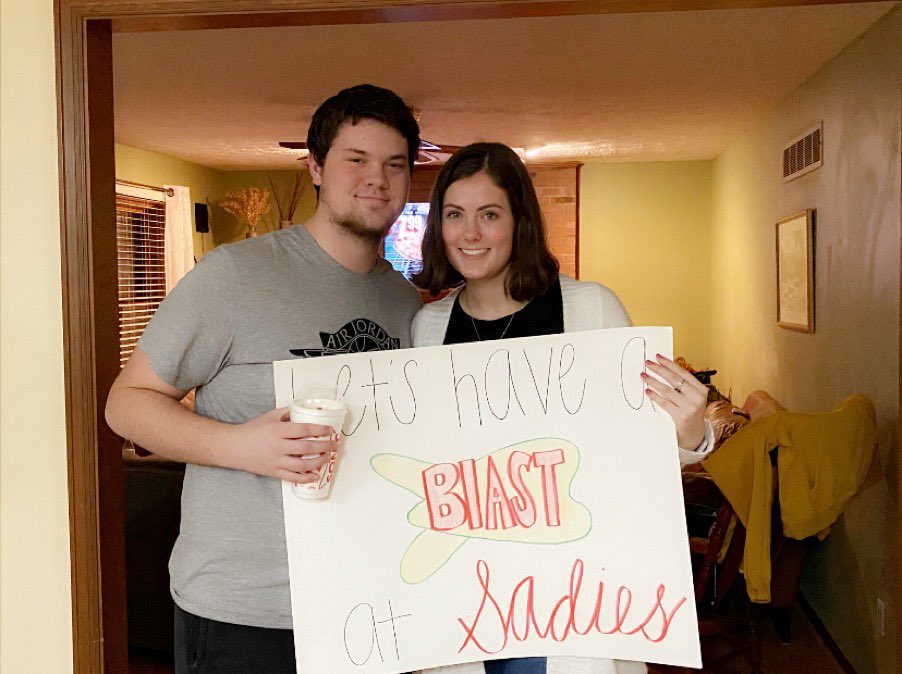 morgan_bley's tweet photo. #NHSadies #80Sadies @Lakota_EastNHS https://t.co/56XqiuPi9C