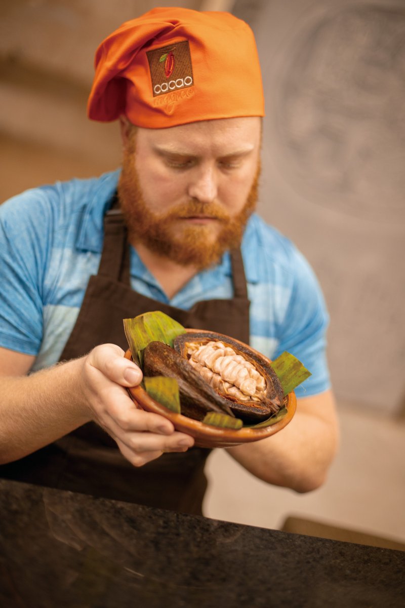 CacaoMagico's tweet photo. Make gourmet #chocolate from the raw cocoa bean with our chef in a fun cooking class for all ages! Find us in the @PuertoMagico visitor centre. #puertovallarta #nayarit #nuevovallarta #puntamita #pvr #jalisco #mezcales #bucerias #puertovallartafood #beantobar #cacao #cacaobean https://t.co/F6gP8EzoQv