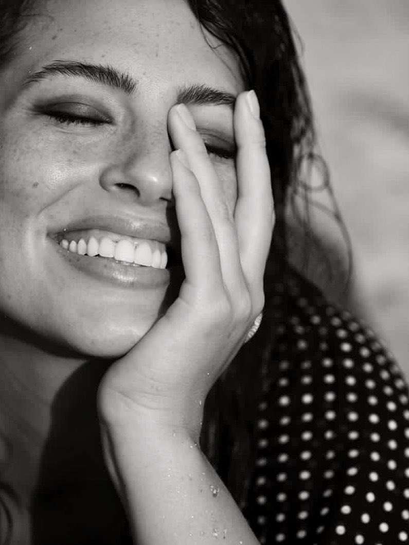 regglissprod's tweet photo. Photo shooting VOGUE PARIS
Photographer: Lachlan Bailey
Model: Ashley Graham
#photoproduction #photoshoot #productioncompany #france #photolocations #frenchriviera #locationmanager https://t.co/khd5S3m2yY