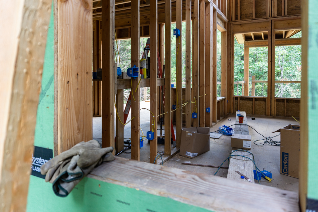 pinelakeOK's tweet photo. Building your #vacation dream lodge in #BrokenBow #Oklahoma -  Build with us! From #property development to #interiordesign and all that is in between, we are your solution! Contact our Community #RealEstate Sales office at 972-587-0770 #buildwithus #vacationrental #custombuild https://t.co/WcBVJLGXln