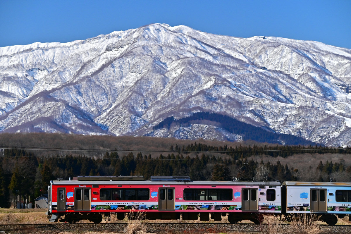 Twitter 上的 ヒロ 1 11 妙高はねうまライン 関山 二本木 妙高山を望む有名撮影地を初訪問 例年なら一面の銀世界なんだろうけど 今年は積雪無し 近くの畑で農作業をしていた方の話だと この時季に畑に来るのは初めてとか 本当に最近は気候が極端だ 妙高