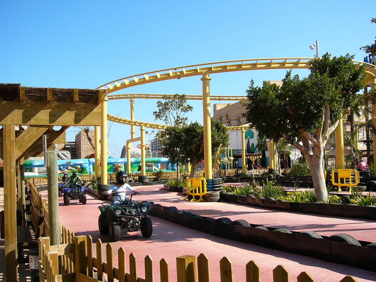 apartamentosmar's tweet photo. Pista de quads en el Parque Aventura d'Or
#marinador #playa #vacaciones #parquesdeatracciones #planesconniños #apartamentos #oropesadelmar #castellon https://t.co/GWxdTX9Ie2