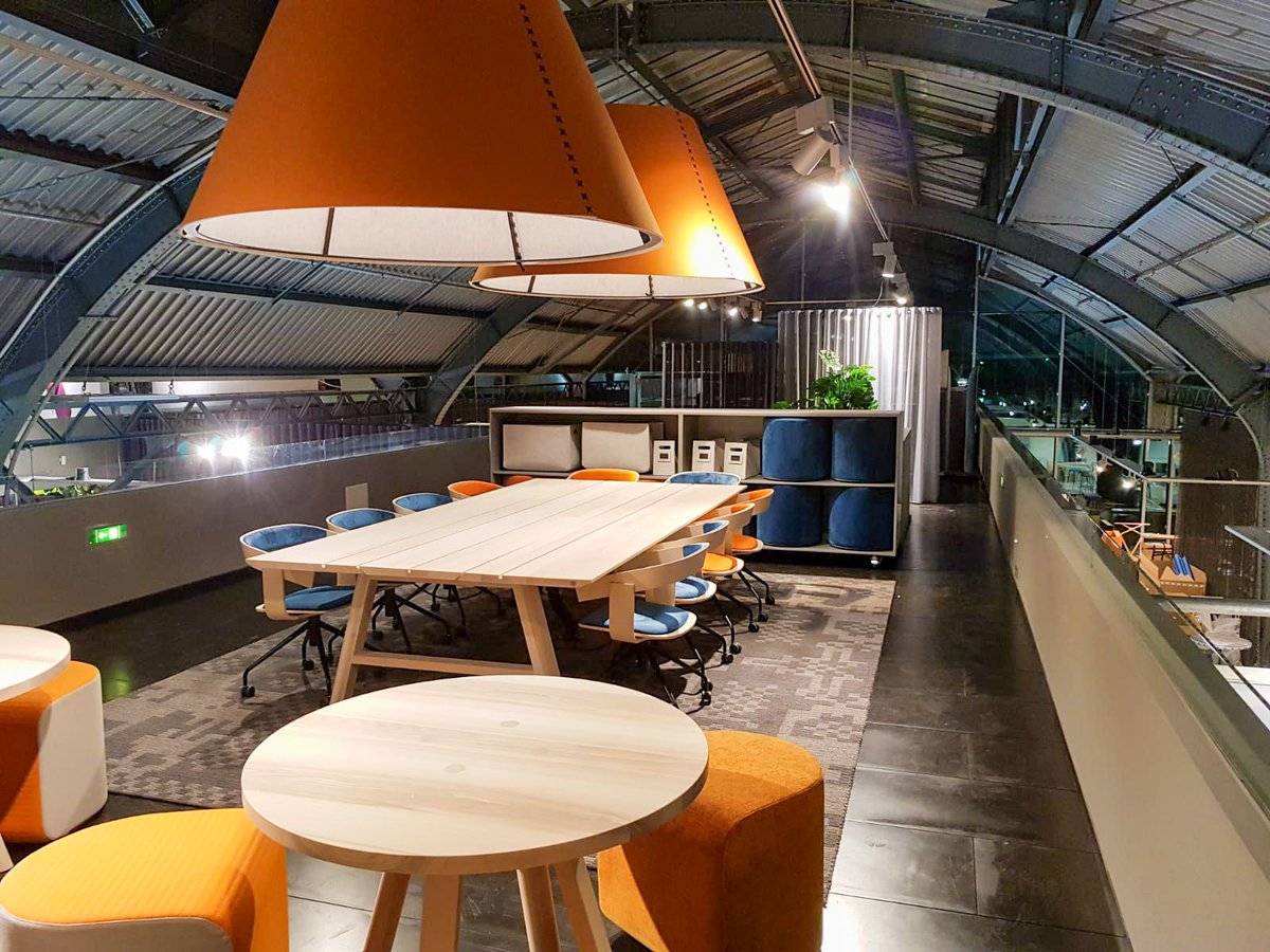 BuzziSpace's tweet image. We&apos;re thrilled to finally welcome you inside our new space at Design Post Cologne! If you have the afternoon off, join us for the official opening at 4 pm CET. Don&apos;t miss the opportunity to meet designer Alain Gilles and connect with our German team! 

#IMM #DesignPost #Cologne