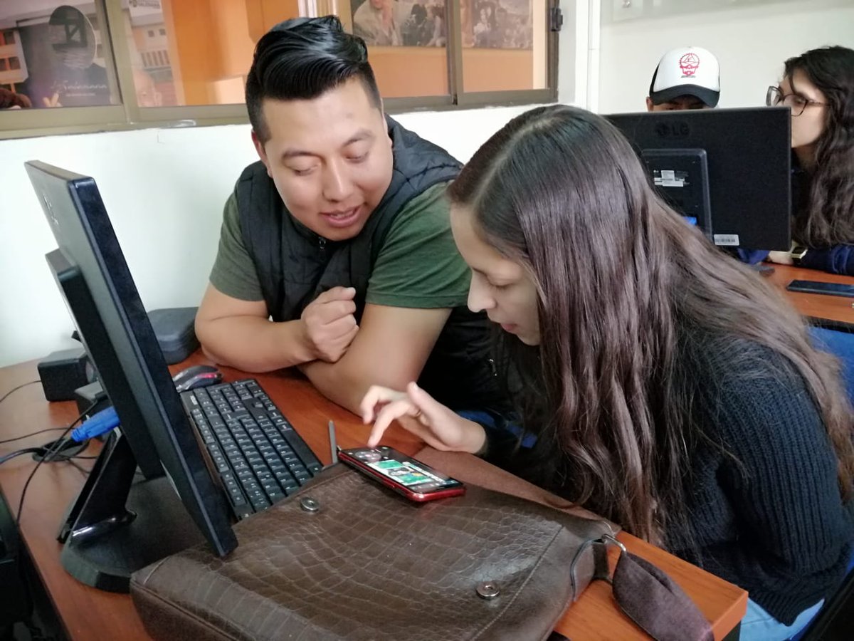 blasgarzon's tweet photo. Prácticas del módulo "Gestión de la industria audiovisual" con @leonardordonez1 Maestría en #GestiónCultural @upsalesiana sede  #Cuenca #PosgradosUPS https://t.co/y6q8NdYdPK
