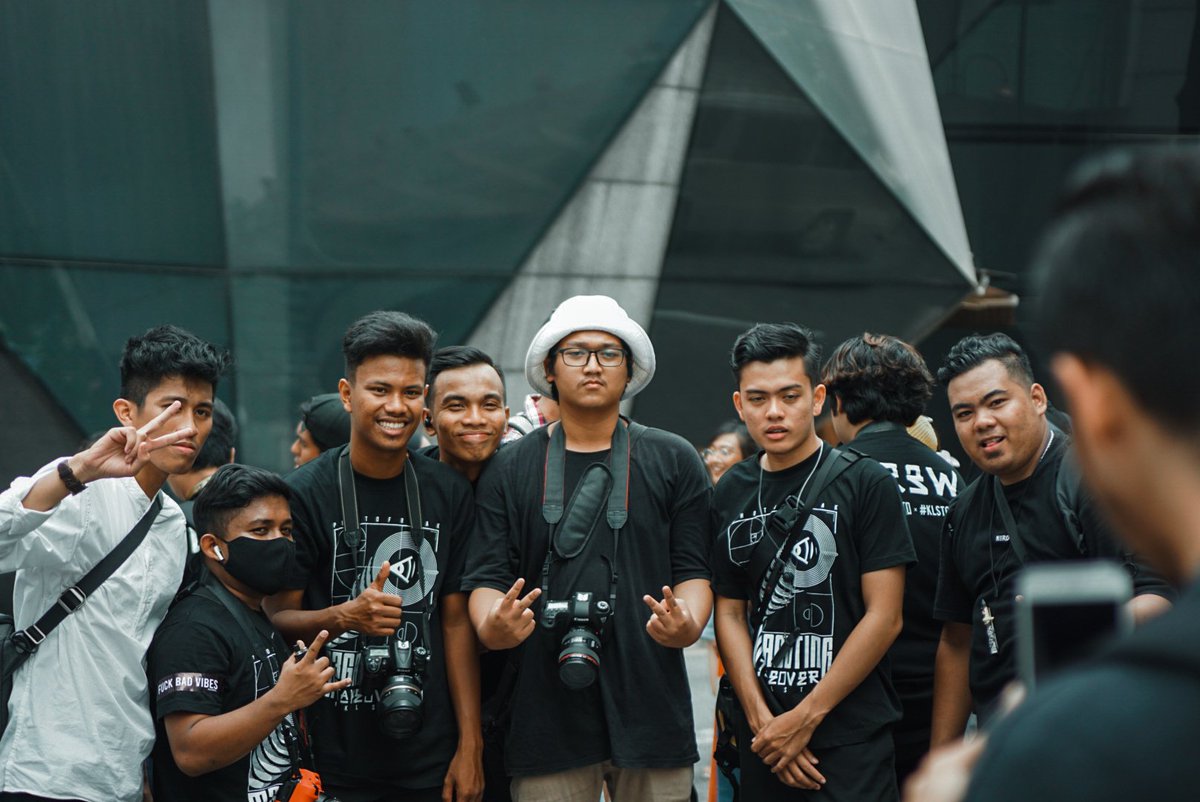 Afdlizan's tweet photo. Hari yang seronok dan tak sendu walaupun kena marah dengan abang berbaju stripe France, moga berjumpa lagi di lain meetup.
#megaoutingmy
#megaoutingtakeover https://t.co/3fj5inV3kQ