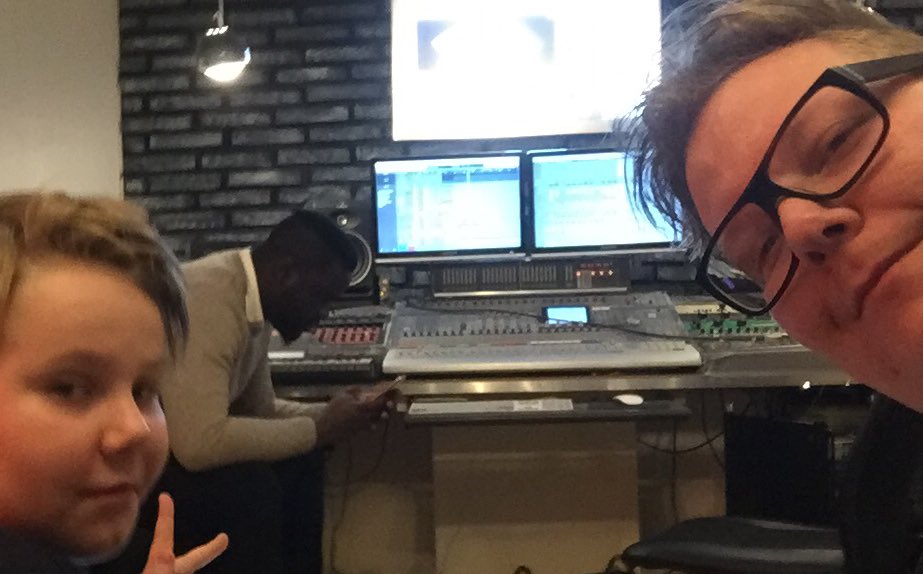 DavidMatschofsk's tweet photo. Far og søn laver hiphop sammen ❤️ og svoger Jody er også med 😊 https://t.co/PVKOnSVg2M