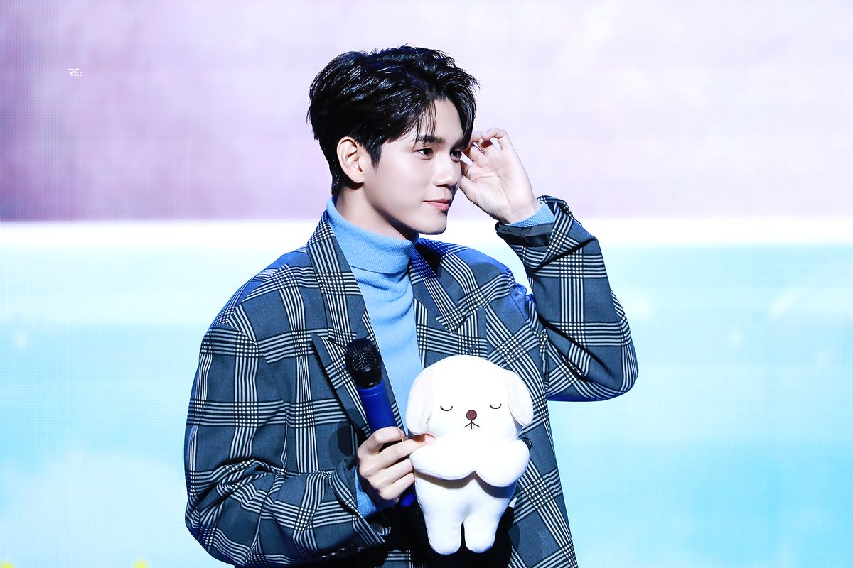 200111 KT가 옹성우 고소했다던데,,? 얼굴이 GIGA 막혀서
#옹성우 #ONGSEONGWU #オンソンウ  #邕圣祐 #องซองอู