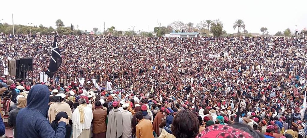 PashtunSafi's tweet photo. #pppPMLn
#ANP
و حکومتی پارٹی کی اپنی مجبوریاں ہوسکتی ہیں مگر عام عوام جبر کے نظام سے بیزاری کا اظہار کررہے ہیں انکو نہیں دبایا جاسکتا مزید
#PashtunLongMarch2Bannu
#PTM #Bannu https://t.co/0Ei7T5S3fC