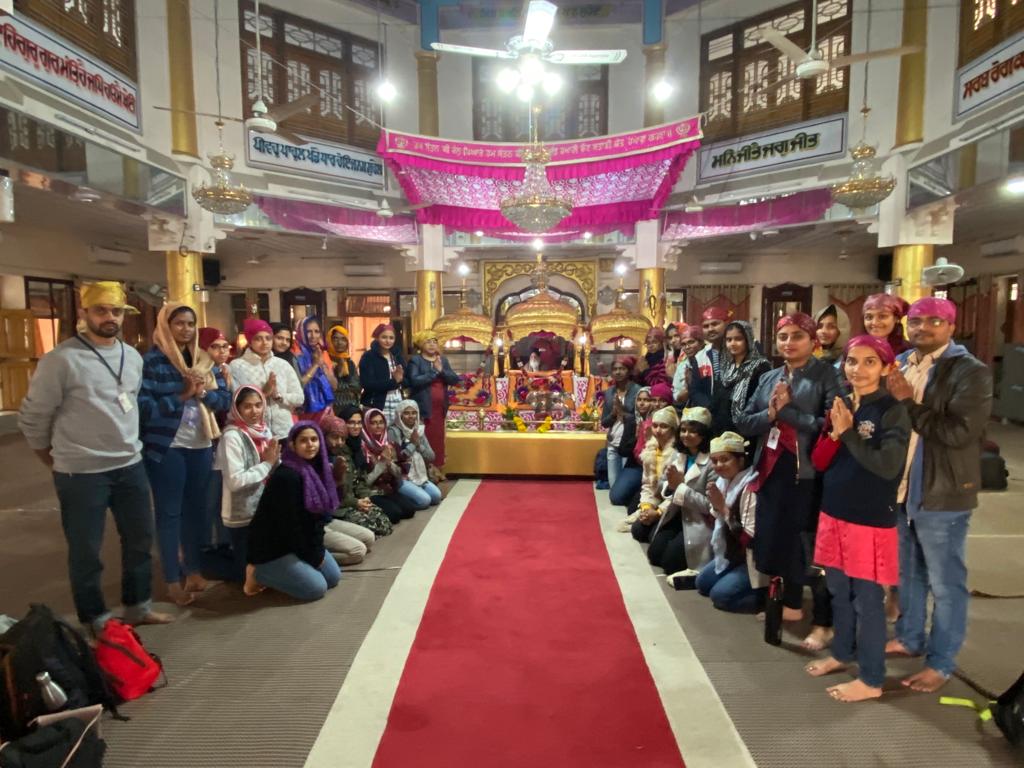 VVIKAS1990's tweet photo. @EBSB_MHRD #GNITSHYD #GGSCOP Visit to Gurudwara https://t.co/ShlNBFWLkF