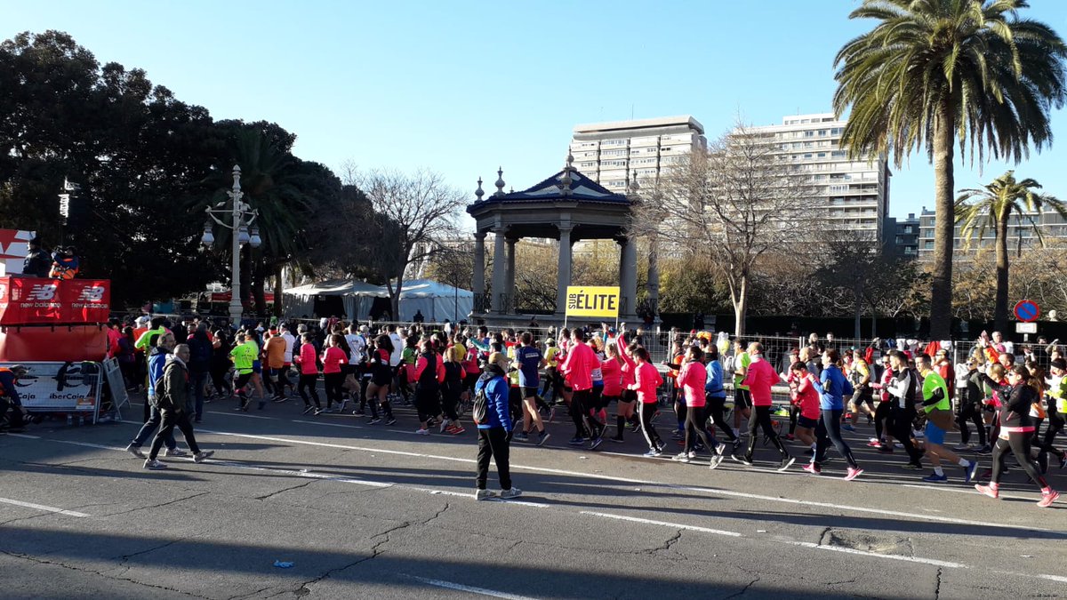 🙌¡Espectacular #10KValencia2020!🙌 
La primera gran prueba del año ha sido todo un récord. 😱

📌 Rhonex Kipruto (26:24) bate el récord del mundo de 10k
📌 Julien Wanders renueva su récord de Europa con 27:13

Enhorabuena a todos los participantes, ganadores y organización!