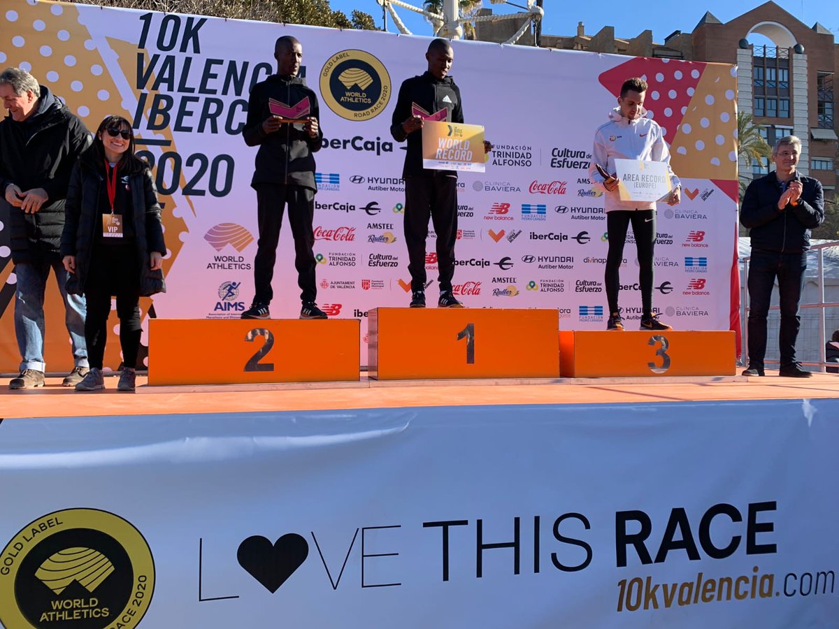 ibercaja's tweet photo. 🙌¡Espectacular #10KValencia2020!🙌 
La primera gran prueba del año ha sido todo un récord. 😱

📌 Rhonex Kipruto (26:24) bate el récord del mundo de 10k
📌 Julien Wanders renueva su récord de Europa con 27:13

Enhorabuena a todos los participantes, ganadores y organización! https://t.co/K6WLzw46SO