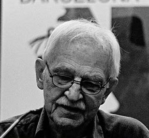 AEscohotado's tweet photo. Crear una riqueza no ilusoria constituye el privilegio de los ricos a nivel del ser, que en vez de esforzarse por acumular cosas comprables custodian el don de la vida en su más alta intensidad, donde -silencioso o elocuente- rebosa alegría. https://t.co/Ea9PEHXz9e