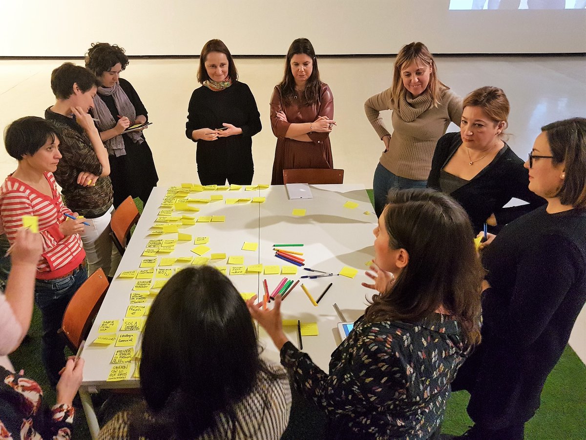 emakumeekin's tweet photo. Primer #EmakuMeeting del 2020 - sacamos a la luz, de forma participativa, los temas que sirven como materia prima para los EmakuMeetings del año.
Esta vez en @AzkunaZentroa dentro de las actividades enmarcadas en la exposición #opencodes https://t.co/qxBD0F7xh8