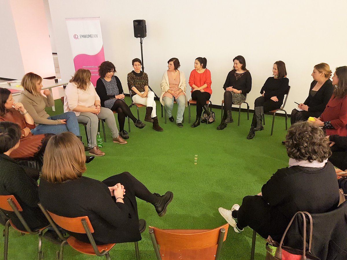 emakumeekin's tweet photo. Primer #EmakuMeeting del 2020 - sacamos a la luz, de forma participativa, los temas que sirven como materia prima para los EmakuMeetings del año.
Esta vez en @AzkunaZentroa dentro de las actividades enmarcadas en la exposición #opencodes https://t.co/qxBD0F7xh8