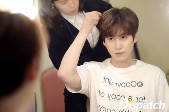 hand_pretty_id's tweet photo. 18. 슈퍼주니어- 규현
세상 이분 손근육이 https://t.co/JoUAuoO4yU