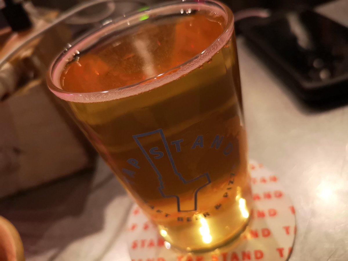 beer_3ne's tweet photo. 世間は3連休のようですね
新宿で独りで飲んでます
忽布古丹 / はじまりのうた
Breakside / Wanderlust IPA
Repubrew / 過去最大量 Dry Hopped Hazy IPA
#ビール #クラフトビール #クラフトビール備忘録 #新宿 #tapstand #忽布古丹 #breakside #repubrew https://t.co/waykBTBBYN
