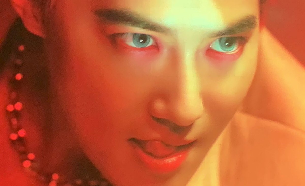 my_washbowl's tweet photo. 웃는남자(재연) 꼭 봐야하는 이유
흑화한 면윈플렌이 웃는놈 부르면서 혀쓱 하는걸 볼 수 있음 https://t.co/njWgNENnYN