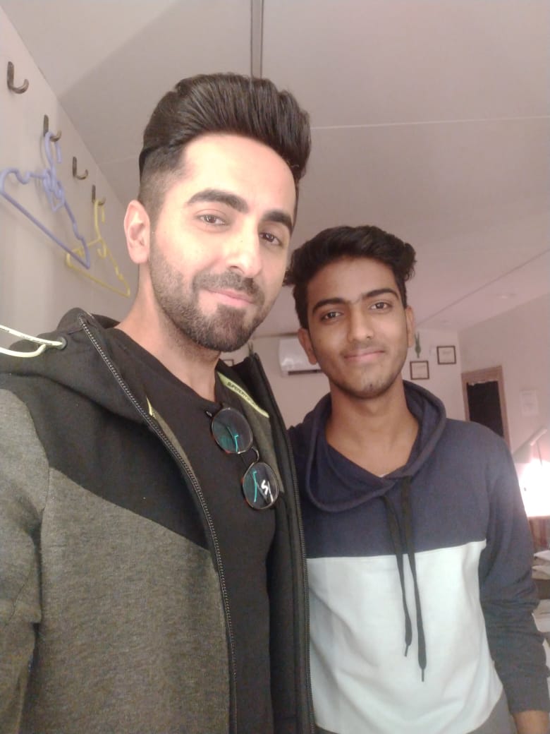 7764Alam's tweet photo. Movie Shoot Time with Ayushman khurrana 
#junaidalam7764 #Bollywood #ayushmannkhurrana #Stylishstar
#1917Movie #actor https://t.co/6uK56cPjwM