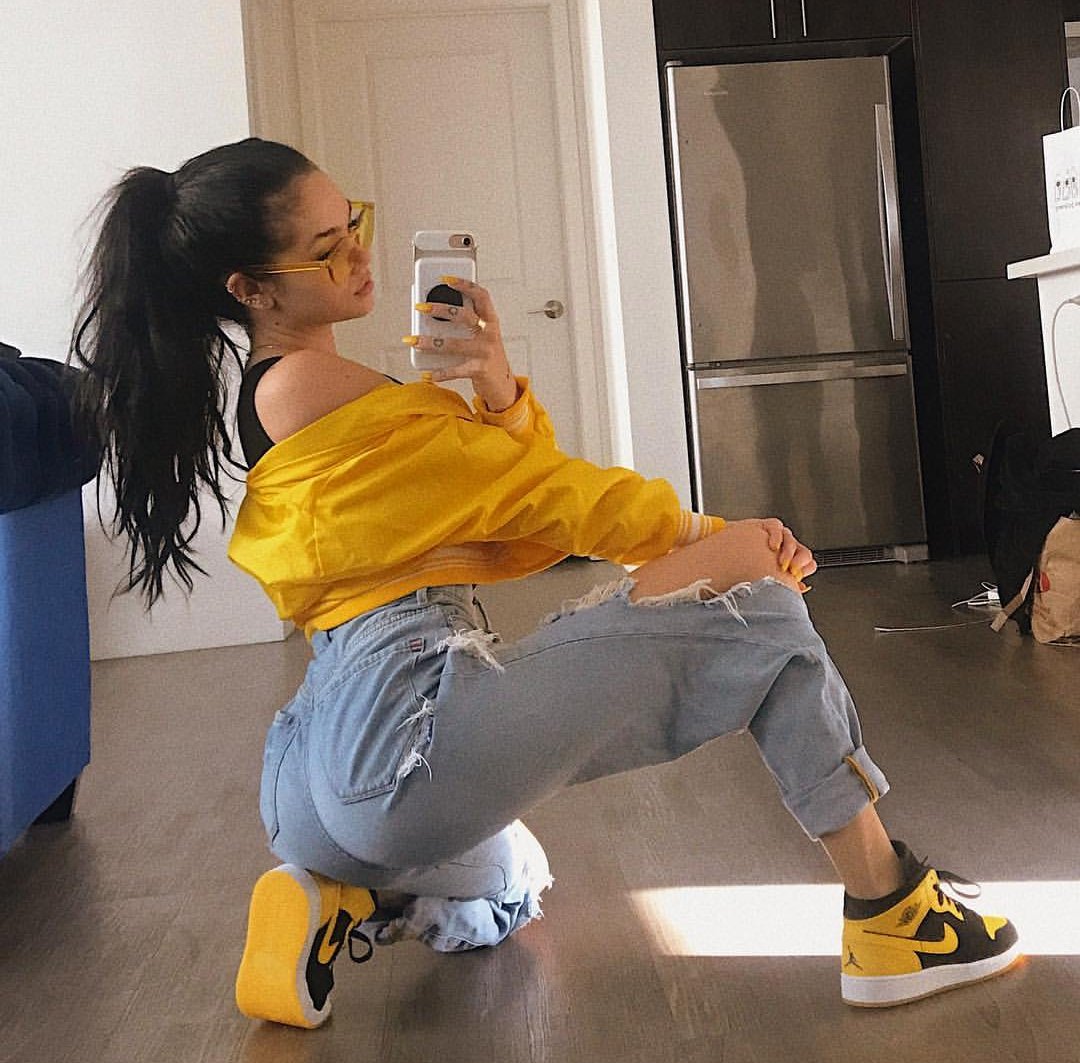 Pxrfxct_Malu's tweet photo. • Tenue anniversaire Sam •
Joyeux anniversaire mon p'tit pote, longue vie à toi, que dieux te protège, bisou.
#SamBirthday https://t.co/liTr1xFhQY