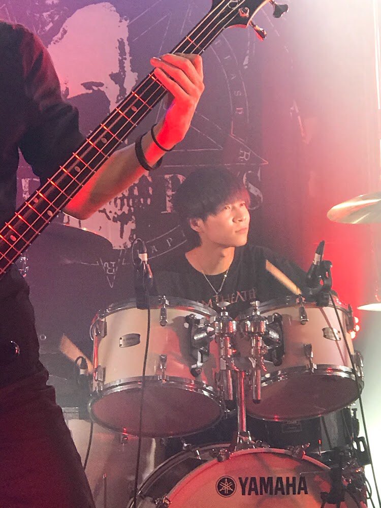 5542Jj's tweet photo. 昨日渋谷cycloneでライブしました！
ありがとうございました！めっちゃメタルメタルしてるイベントで楽しかったです！

それと、EREBOSは今正規ギターを募集しているので、興味がある方は是非ご連絡下さい！！ https://t.co/5naihnB3Ve