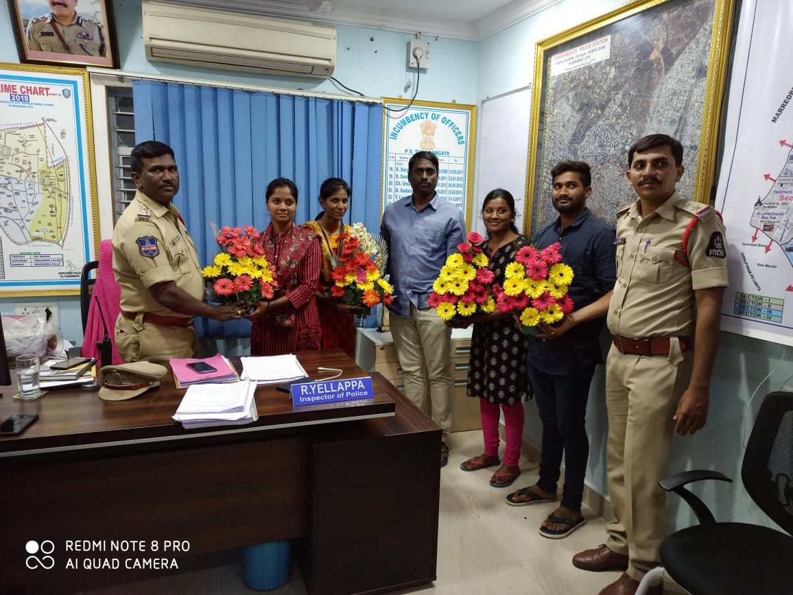shotukaramgate's tweet photo. Today R. Yellappa Inspector Sir, and G. Timmappa D.I Sir, Congratulated Cheyutha students who has selected in Police Recruitment from Addagutta,  and going for 9 months Training. https://t.co/KEmke5k3ZV